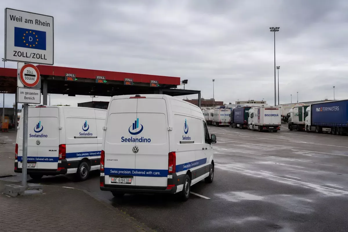 Express Kurier Seelandino – Zollterminal Weil am Rhein Express Kurier Seelandino am Zollterminal Weil am Rhein bei der Zollabfertigung internationaler Sendungen